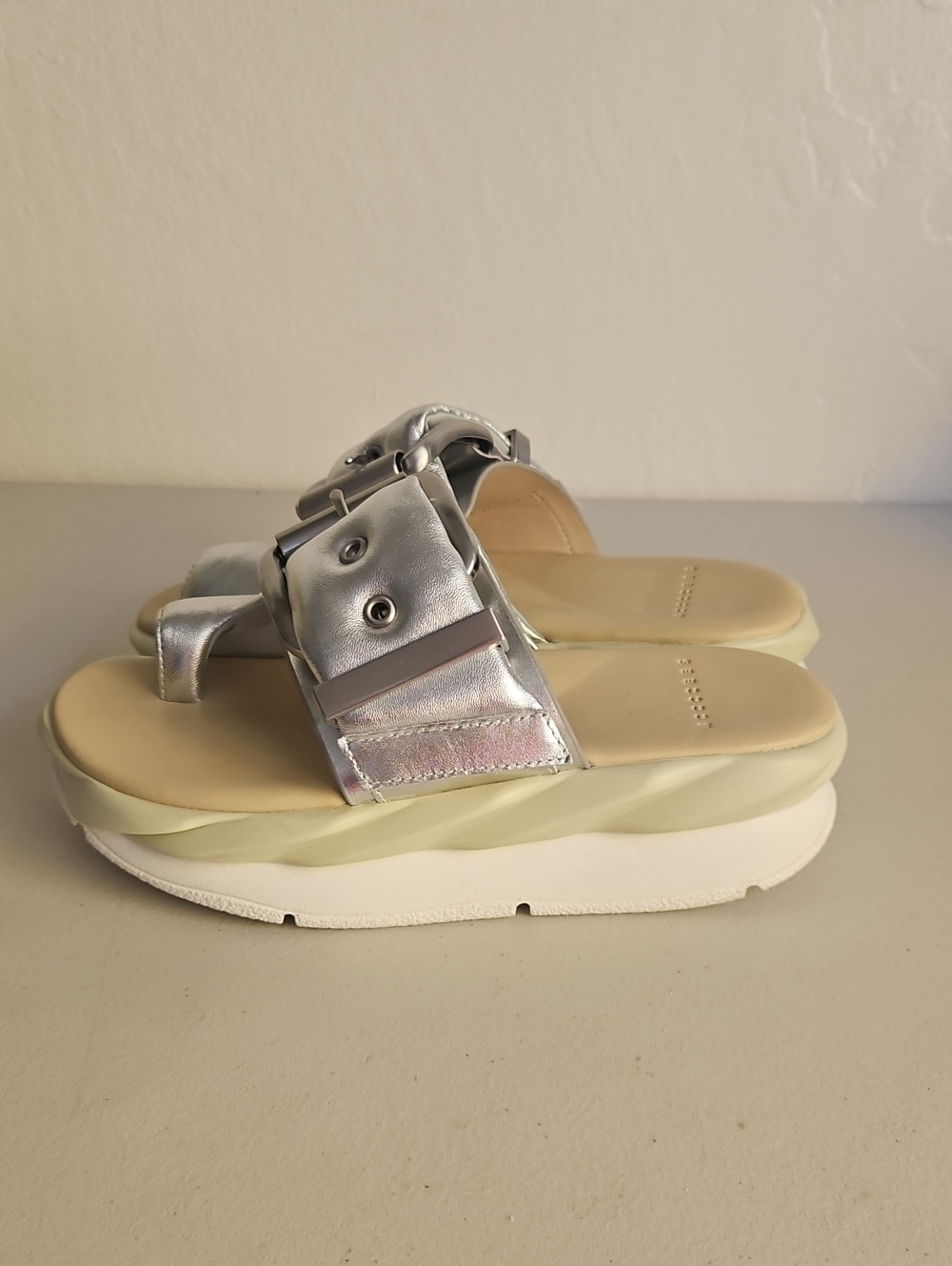 4CCCCEES Mellow Glow Leather Platform Slide ln Silver - Picture 3 of 6